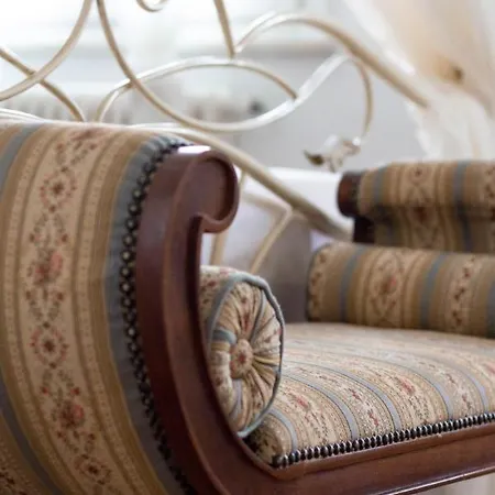 Il Bianconiglio R&b Hotell Carraie