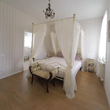 فندق Il Bianconiglio R&b Carraie